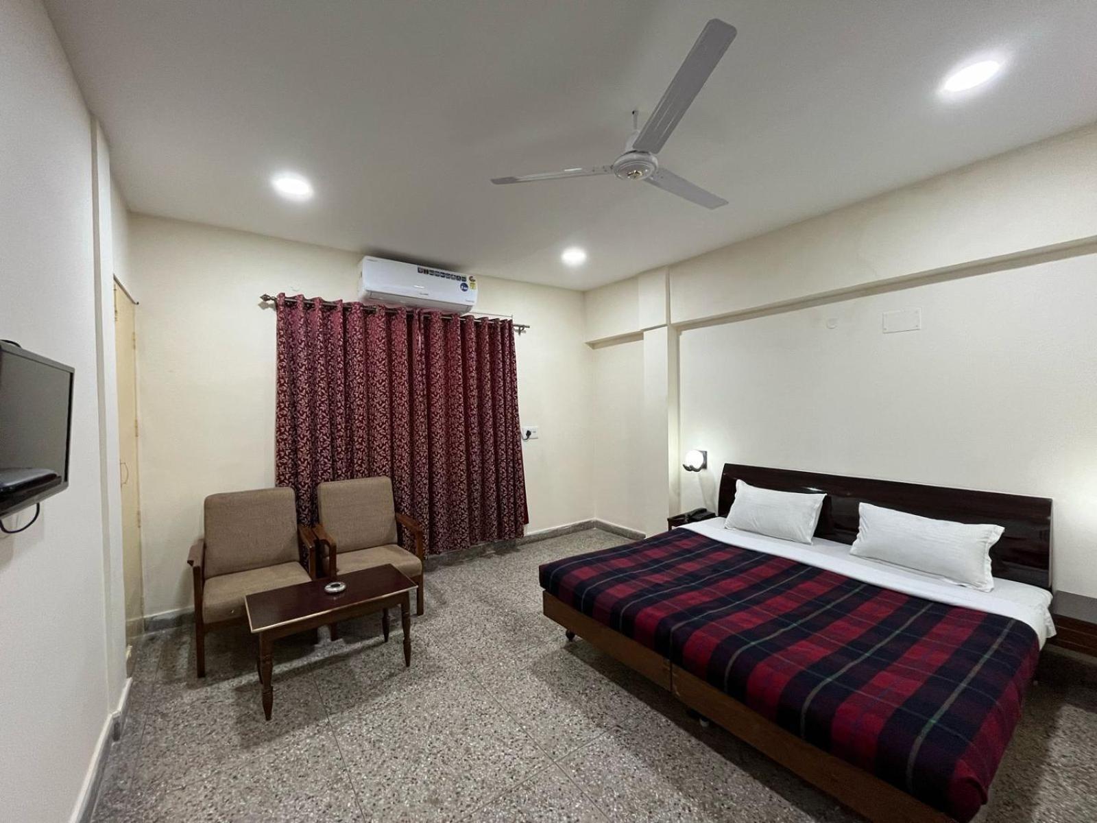 Gautam Hotel Varanasi Exterior foto