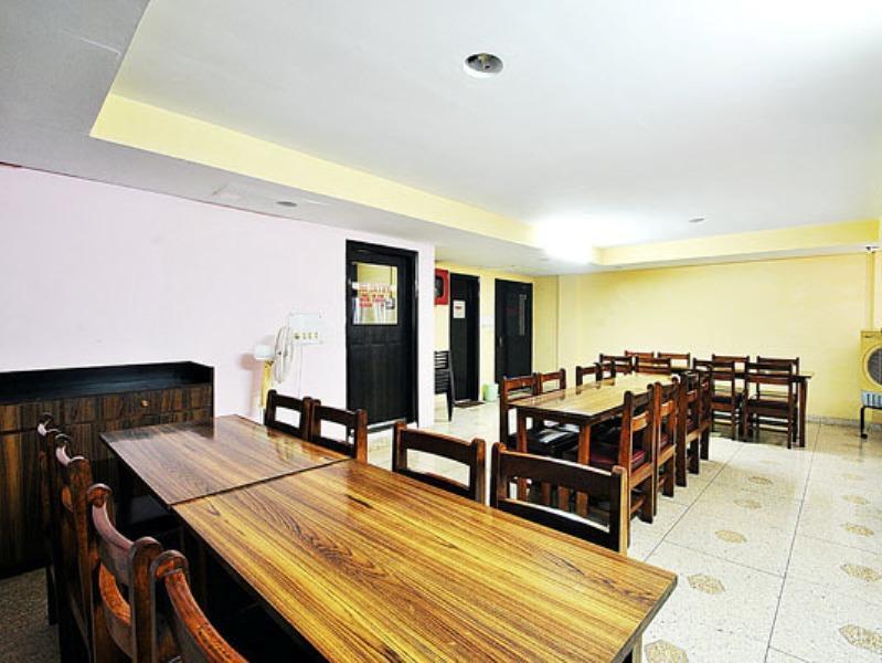 Gautam Hotel Varanasi Exterior foto